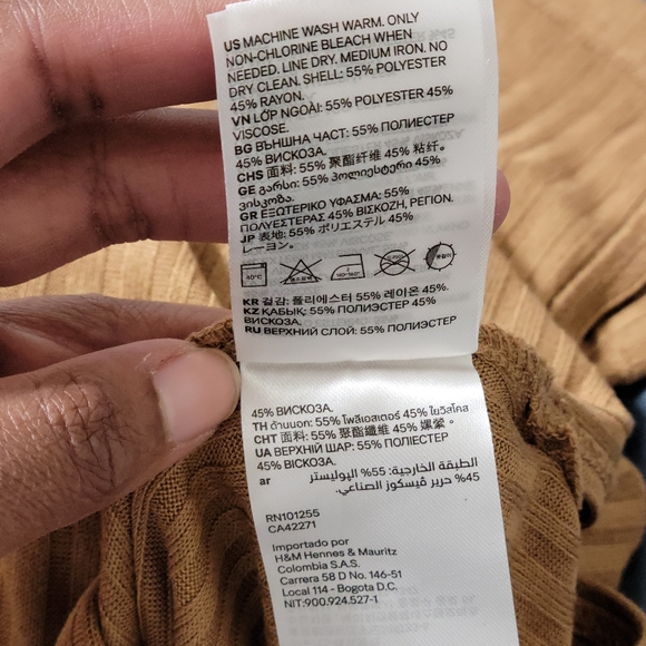 NWOT Ribbed Top - Picture 7 of 8